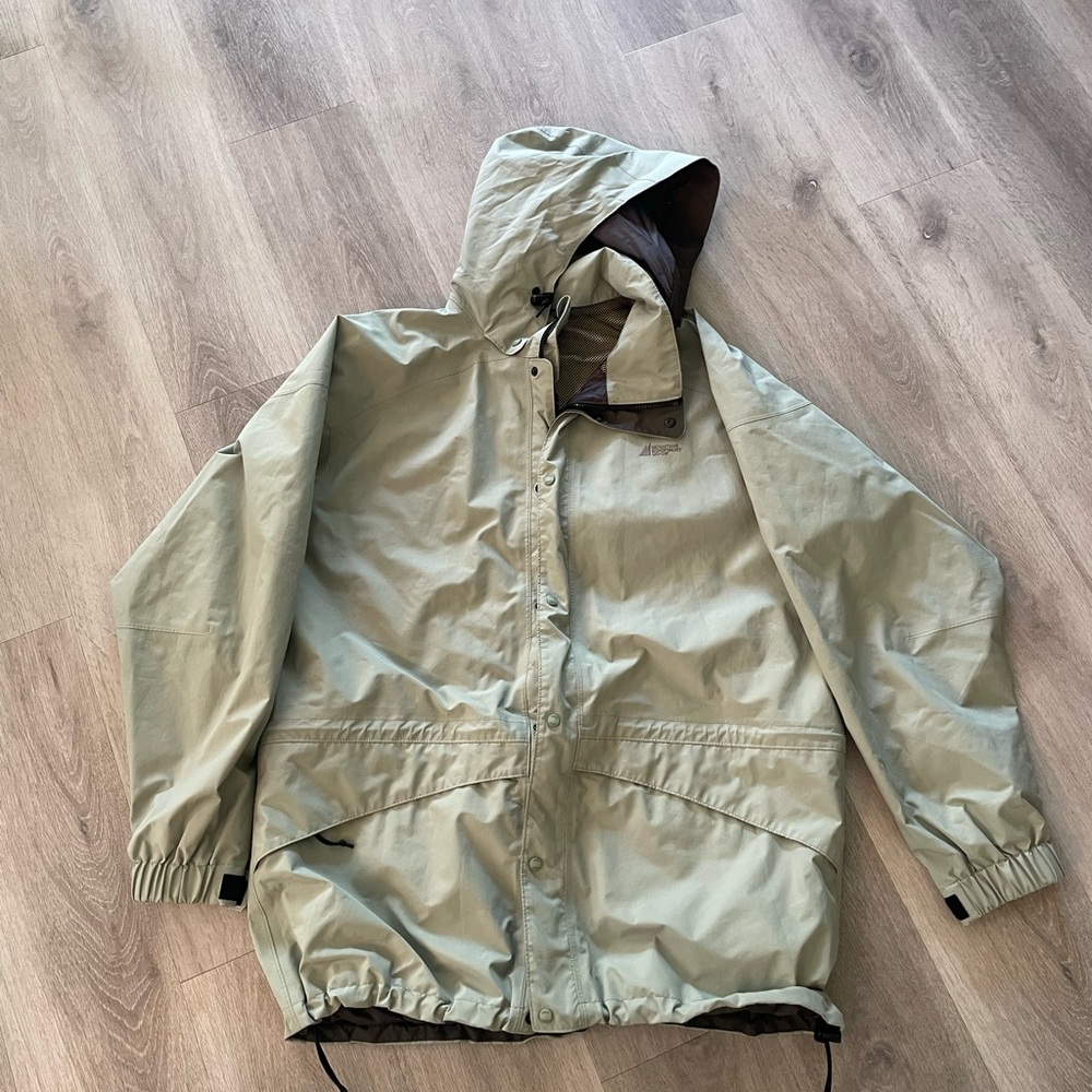 Gortex Men's sage green outer shell